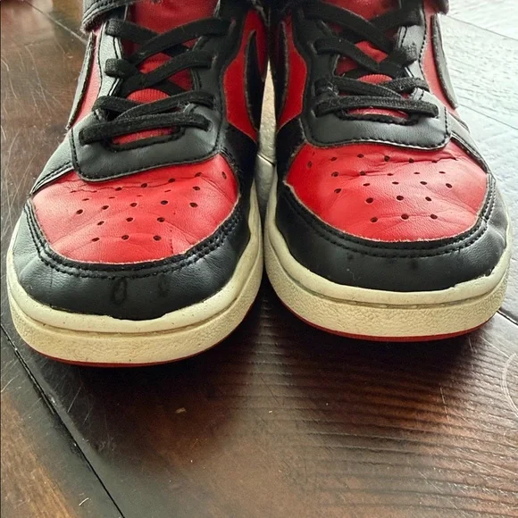 Nike Kids Black and Red Sneakers - Picture 4 of 11
